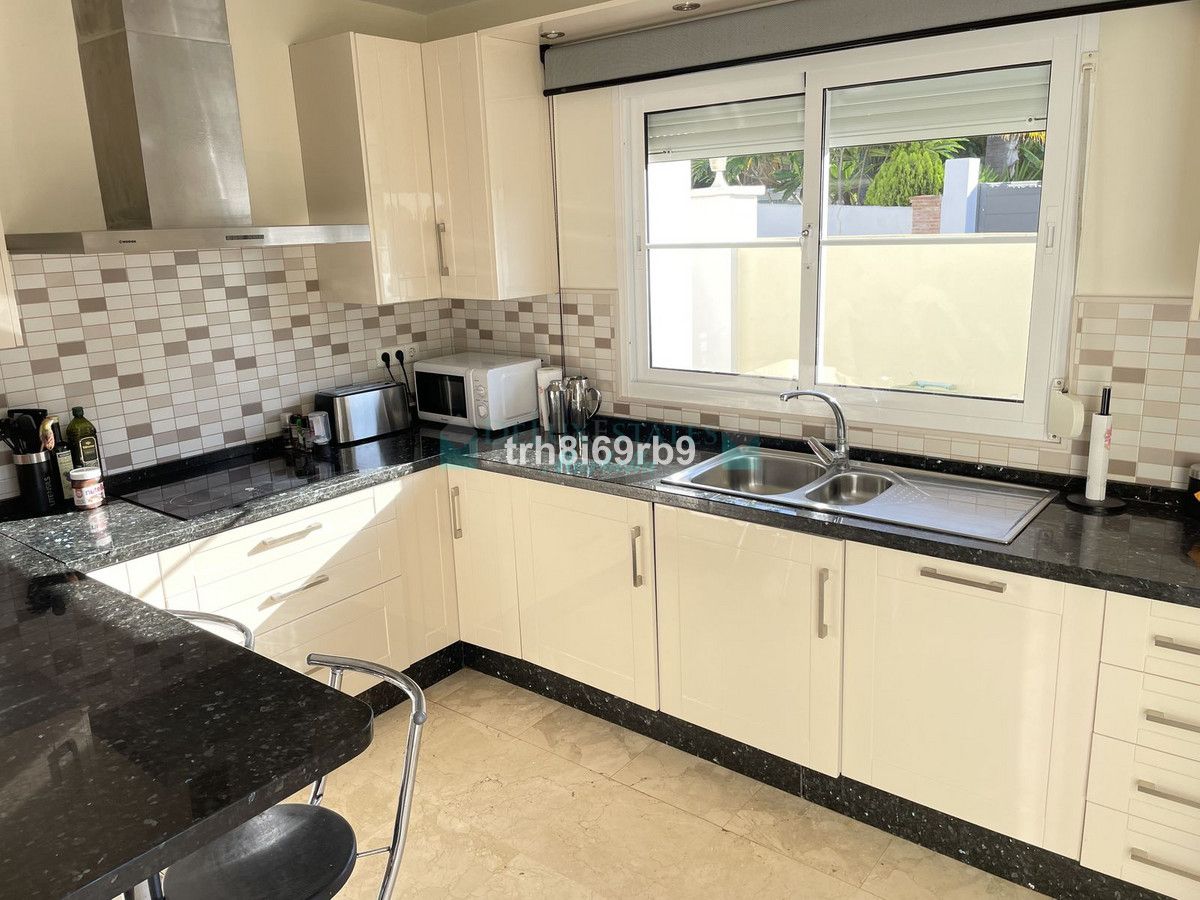 Villa for sale in New Golden Mile, Estepona