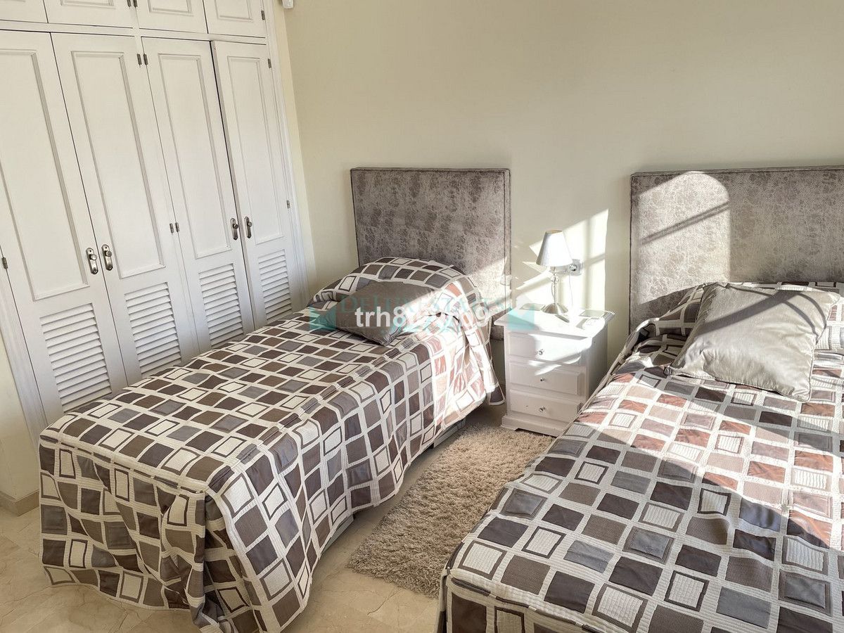 Villa for sale in New Golden Mile, Estepona