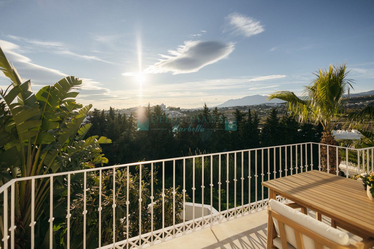 Town House for sale in Atalaya, Estepona