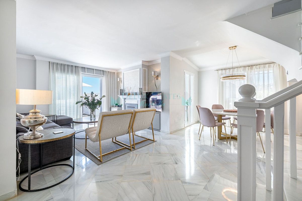 Town House for sale in Nueva Andalucia