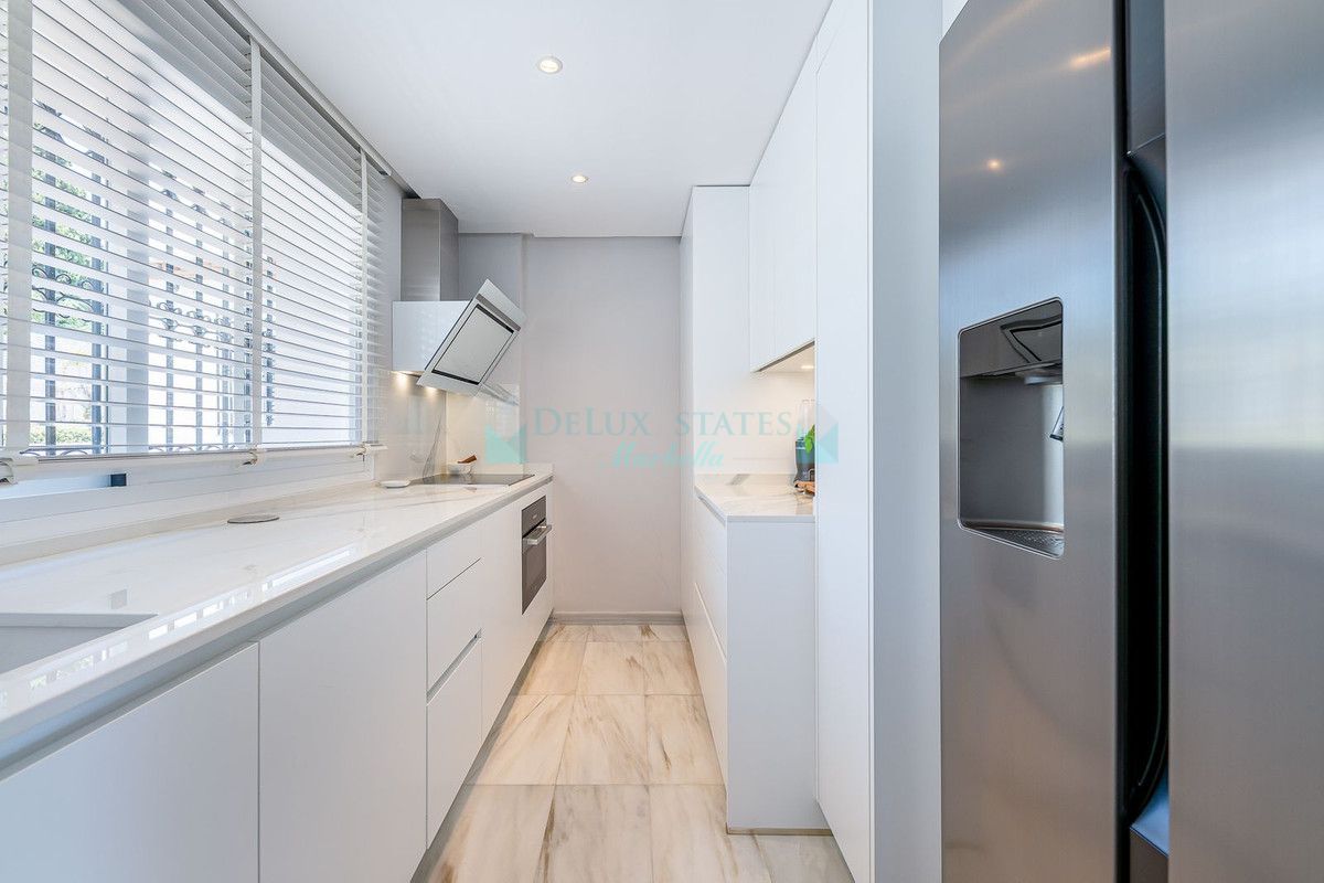 Town House for sale in Nueva Andalucia