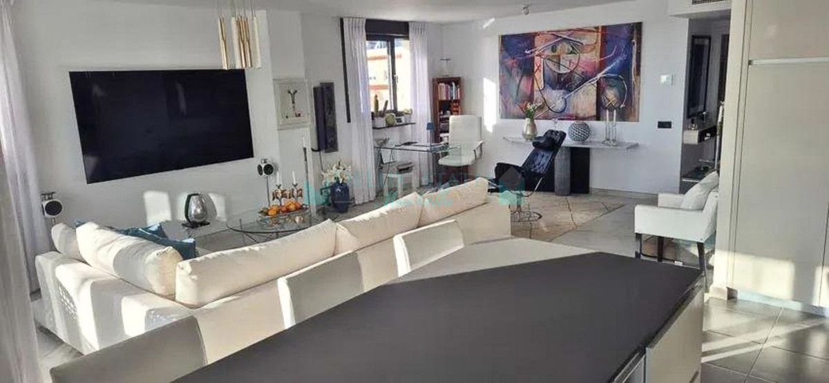 Penthouse for sale in Estepona