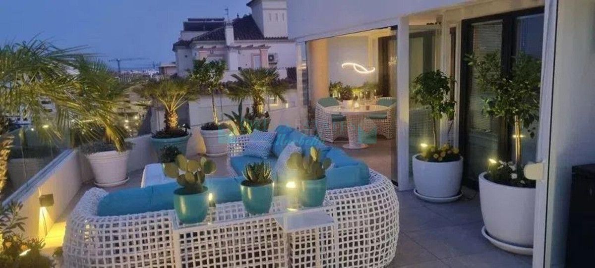 Penthouse for sale in Estepona