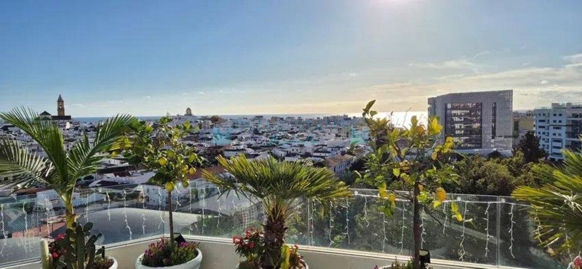 Penthouse for sale in Estepona