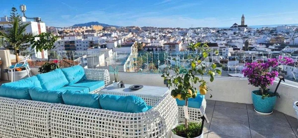 Penthouse for sale in Estepona