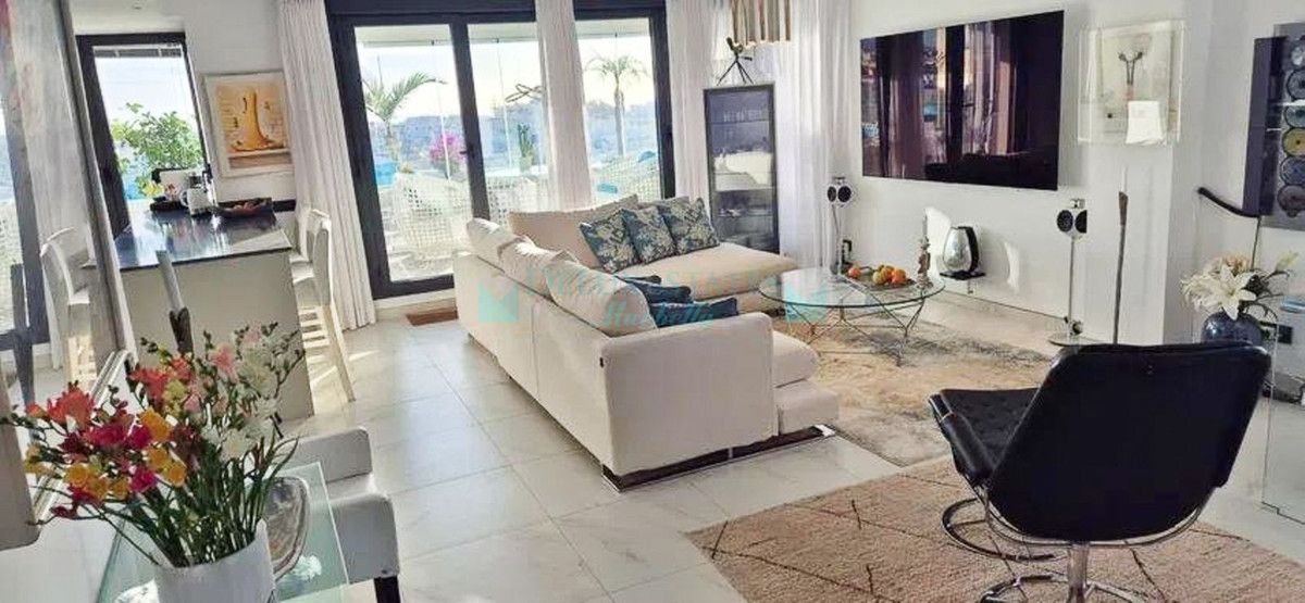 Penthouse for sale in Estepona