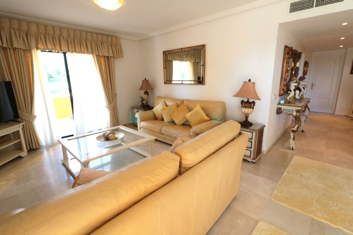 Ground Floor Apartment for sale in New Golden Mile, Estepona