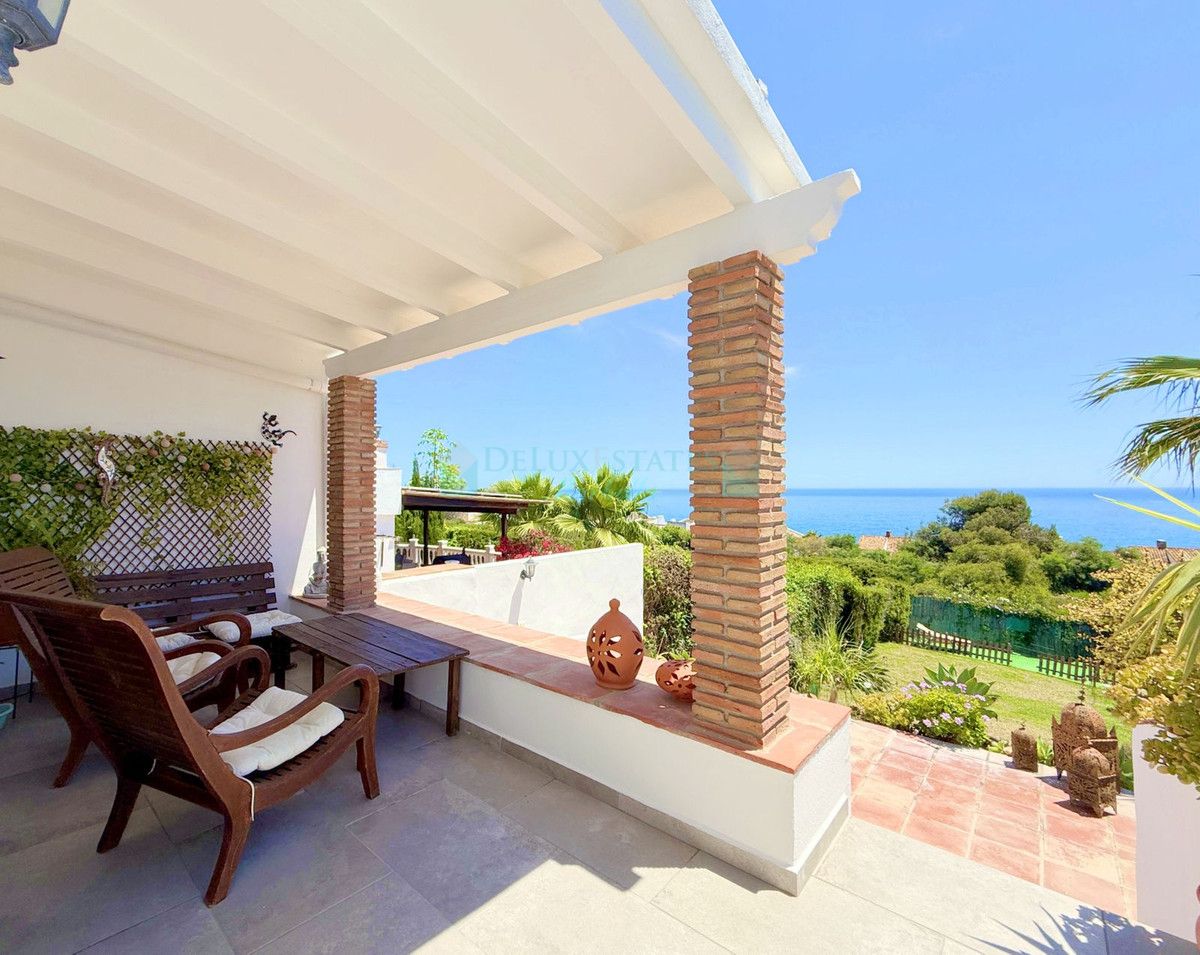 Semi Detached Villa for sale in Estepona