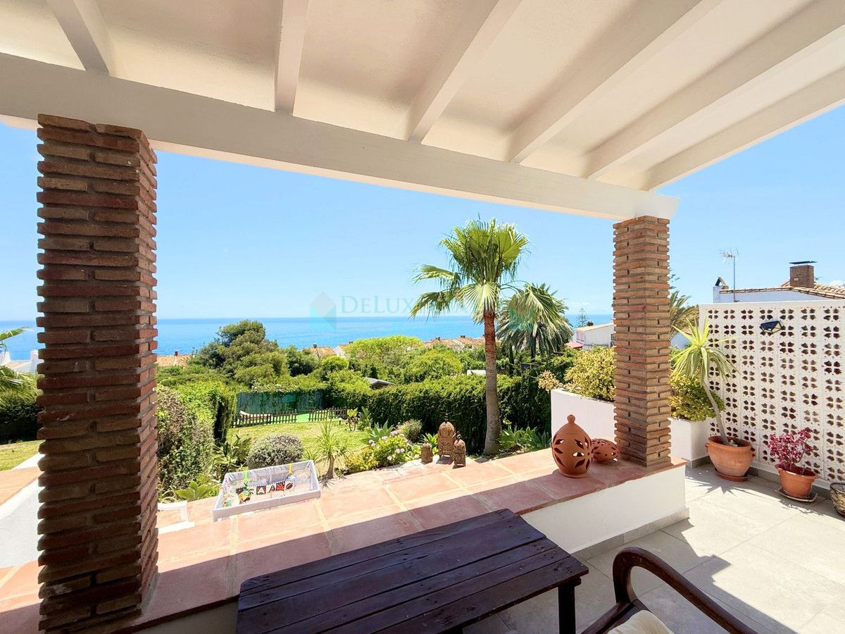 Semi Detached Villa for sale in Estepona