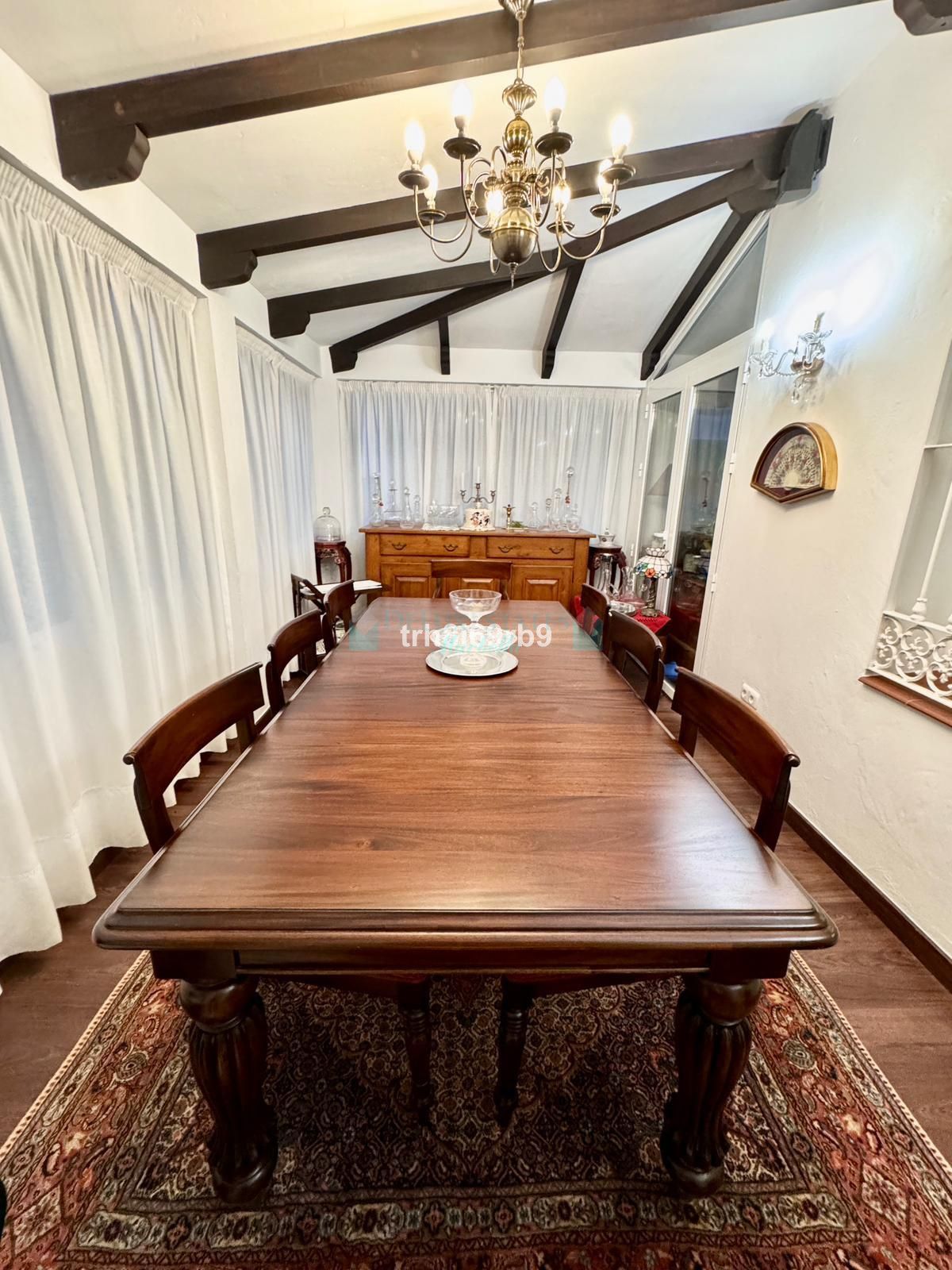 Villa for sale in Atalaya, Estepona