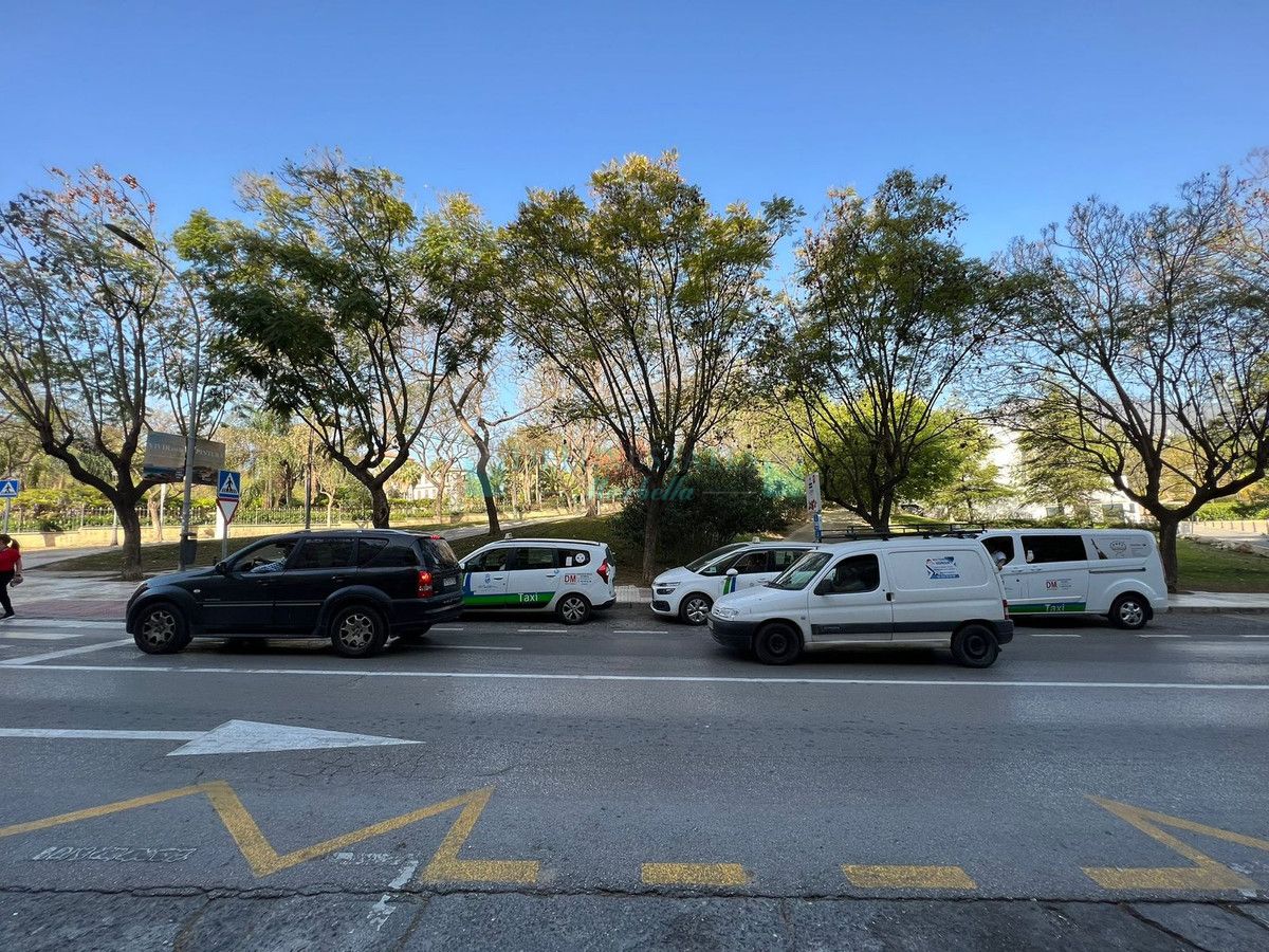 Shopping Centre for sale in Estepona