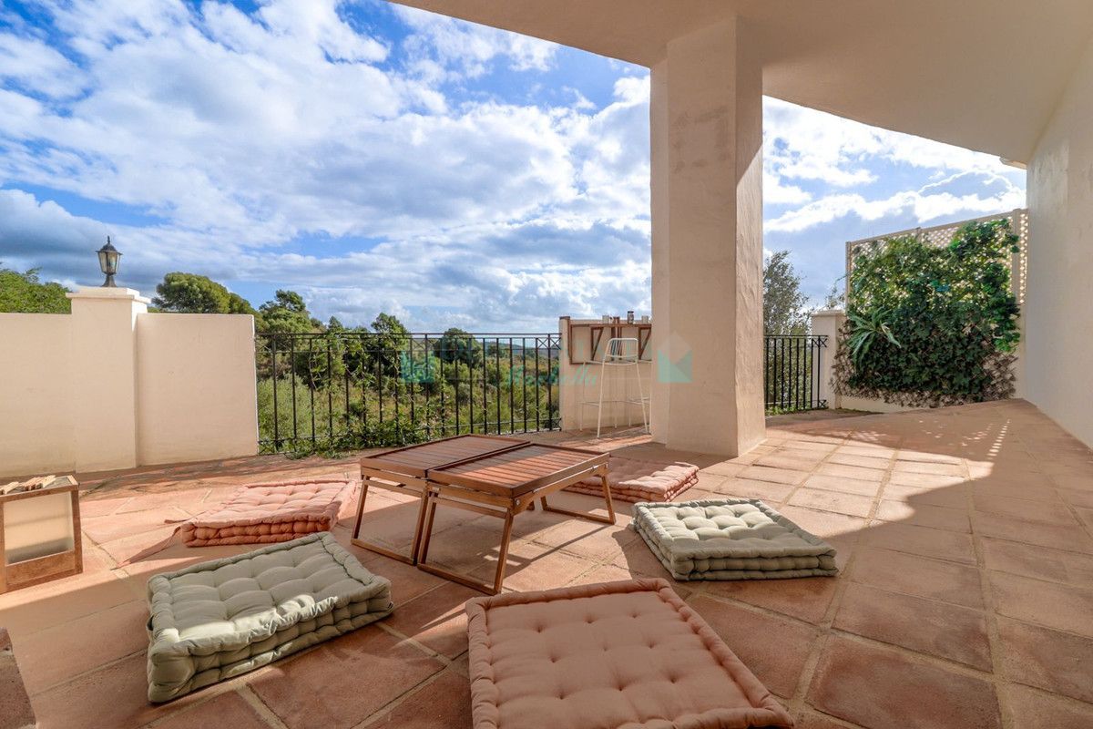 Apartment for rent in Los Monteros, Marbella East