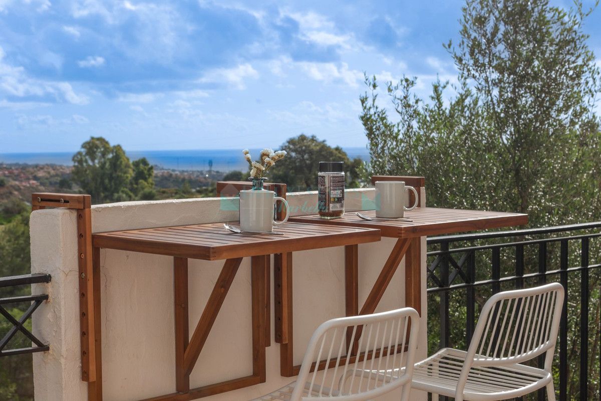 Apartment for rent in Los Monteros, Marbella East