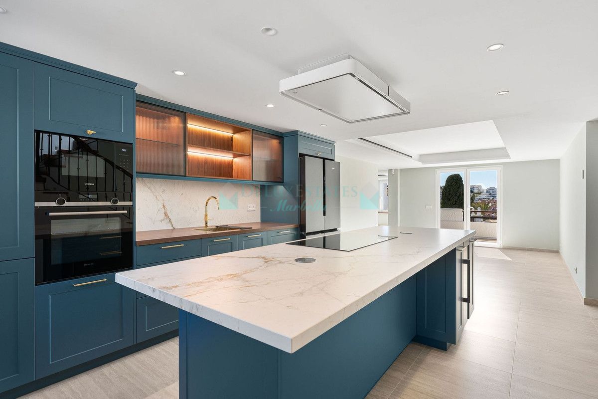 Penthouse for sale in Nueva Andalucia