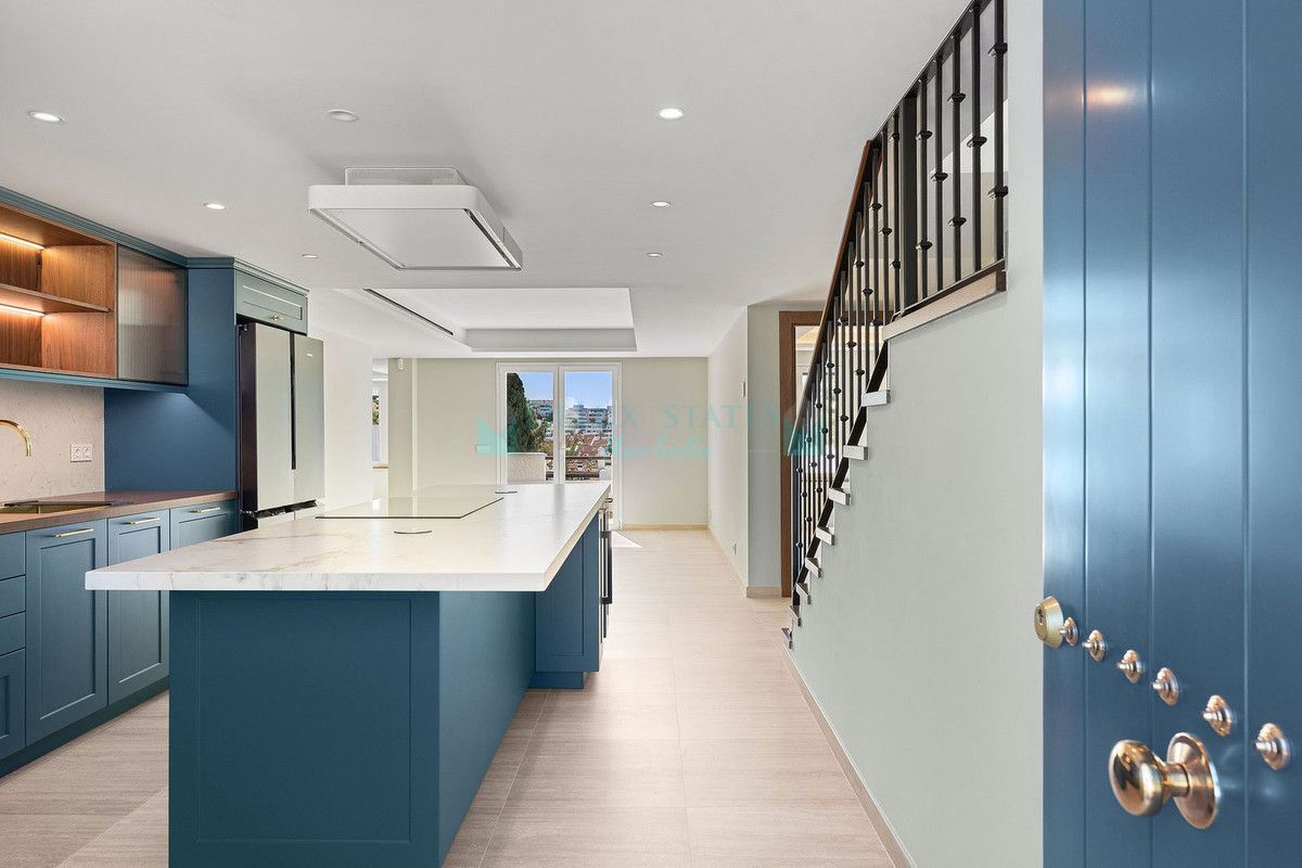 Penthouse for sale in Nueva Andalucia