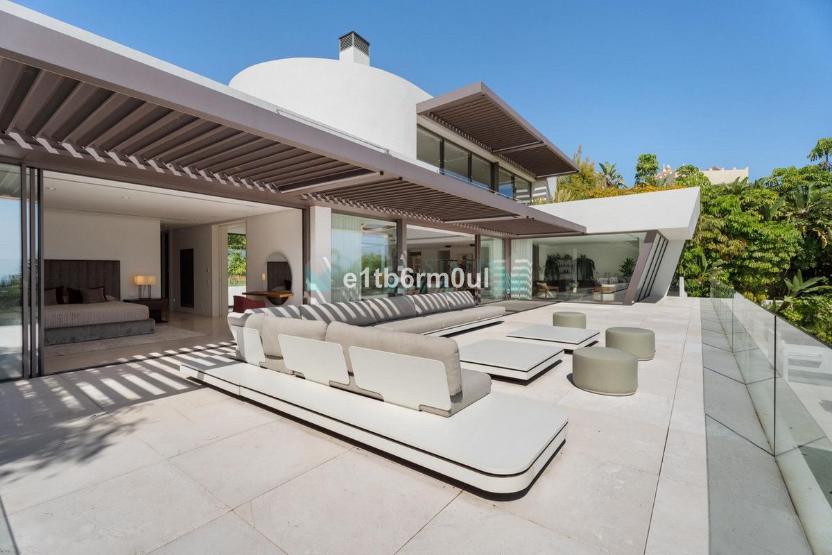 Villa for sale in La Quinta, Benahavis
