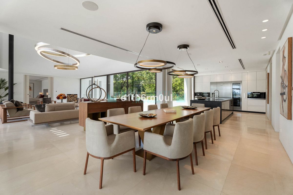 Villa for sale in La Quinta, Benahavis