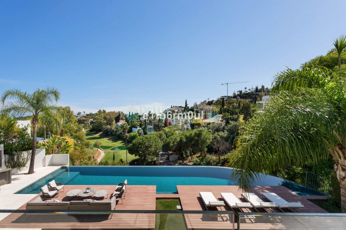 Villa for sale in La Quinta, Benahavis