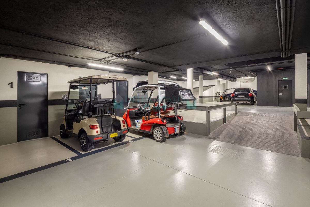 Ground Floor Apartment for sale in La Quinta, Benahavis