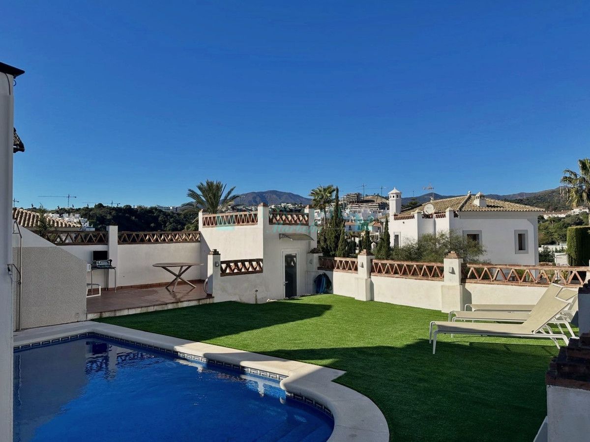 Villa for rent in Selwo, Estepona