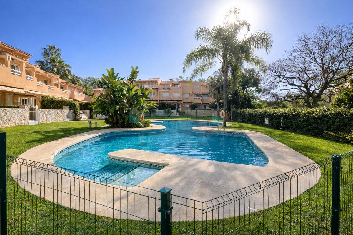 Ground Floor Apartment for rent in Cabopino, Marbella East