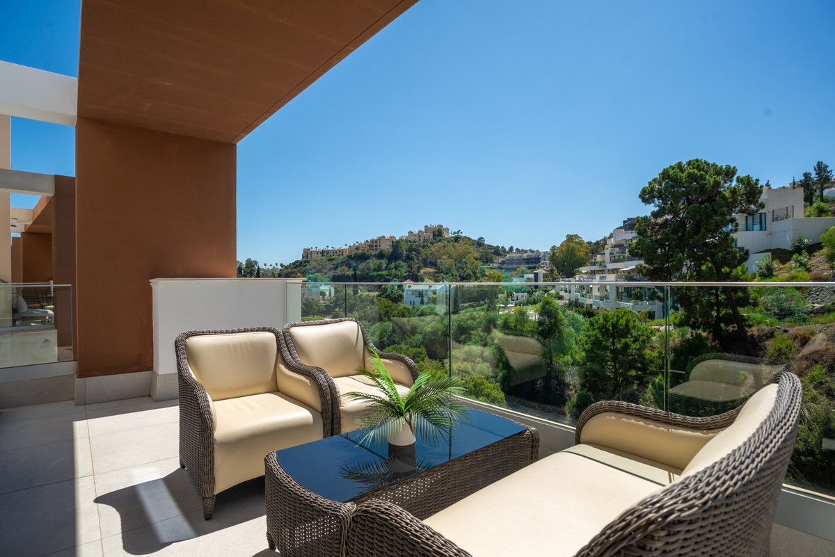 Penthouse for sale in Benahavis