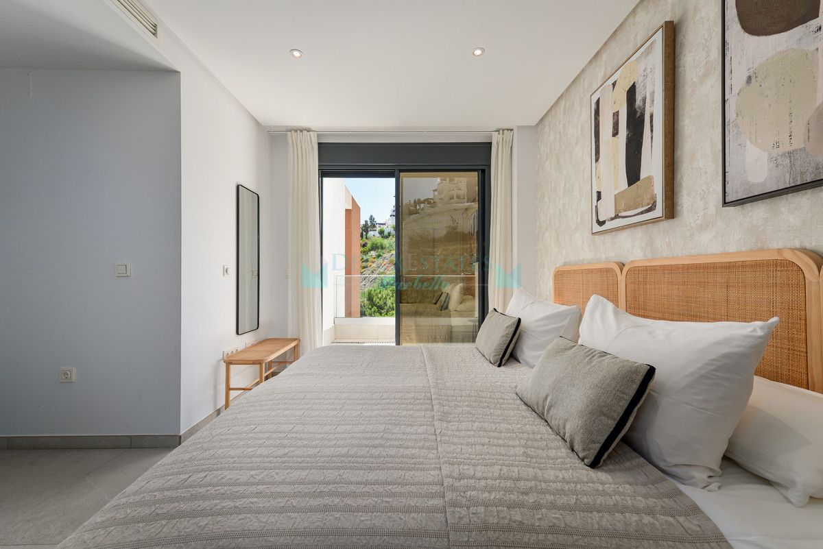 Penthouse for sale in Benahavis