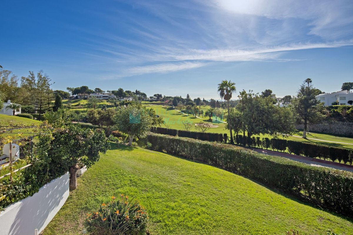 Town House for sale in Nueva Andalucia