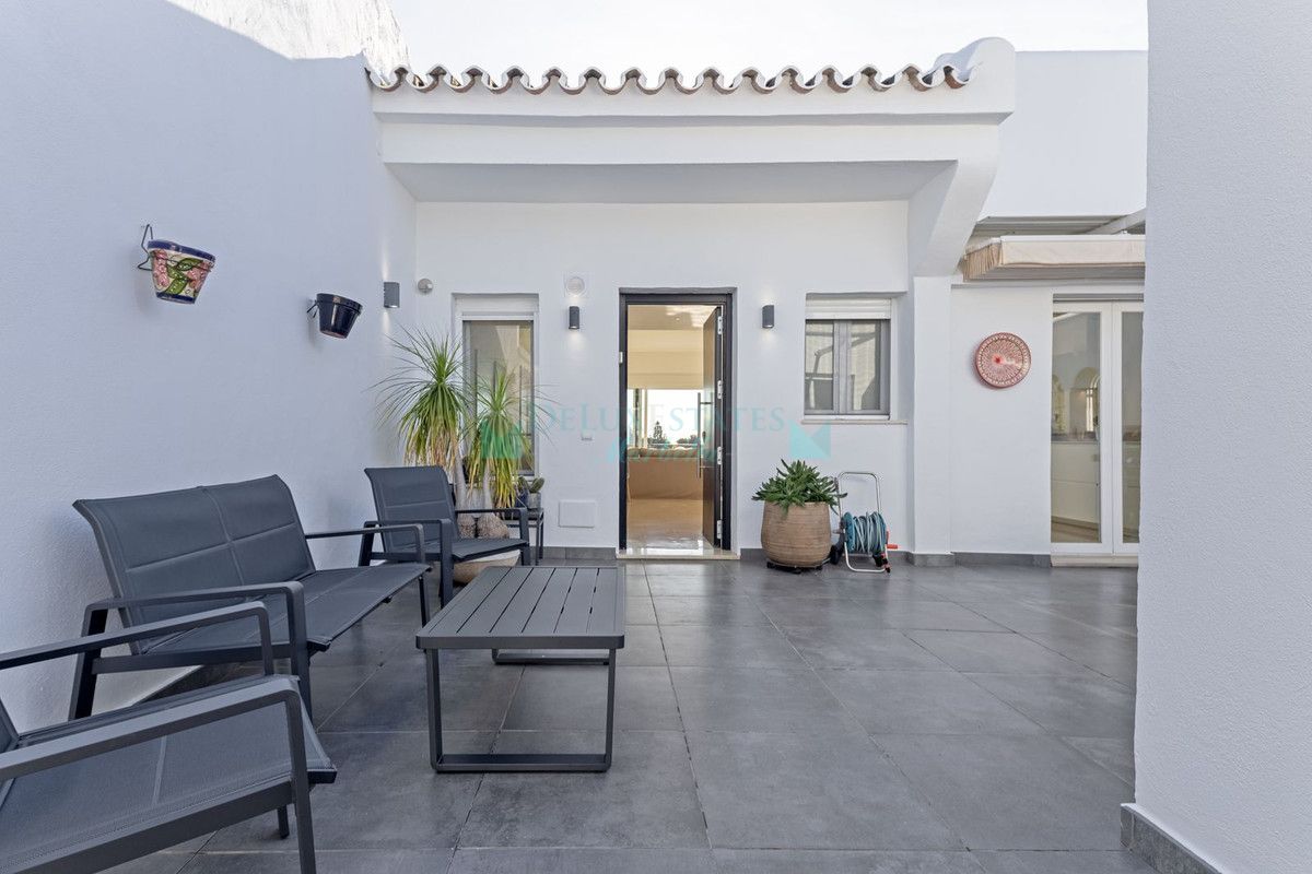 Town House for sale in Nueva Andalucia