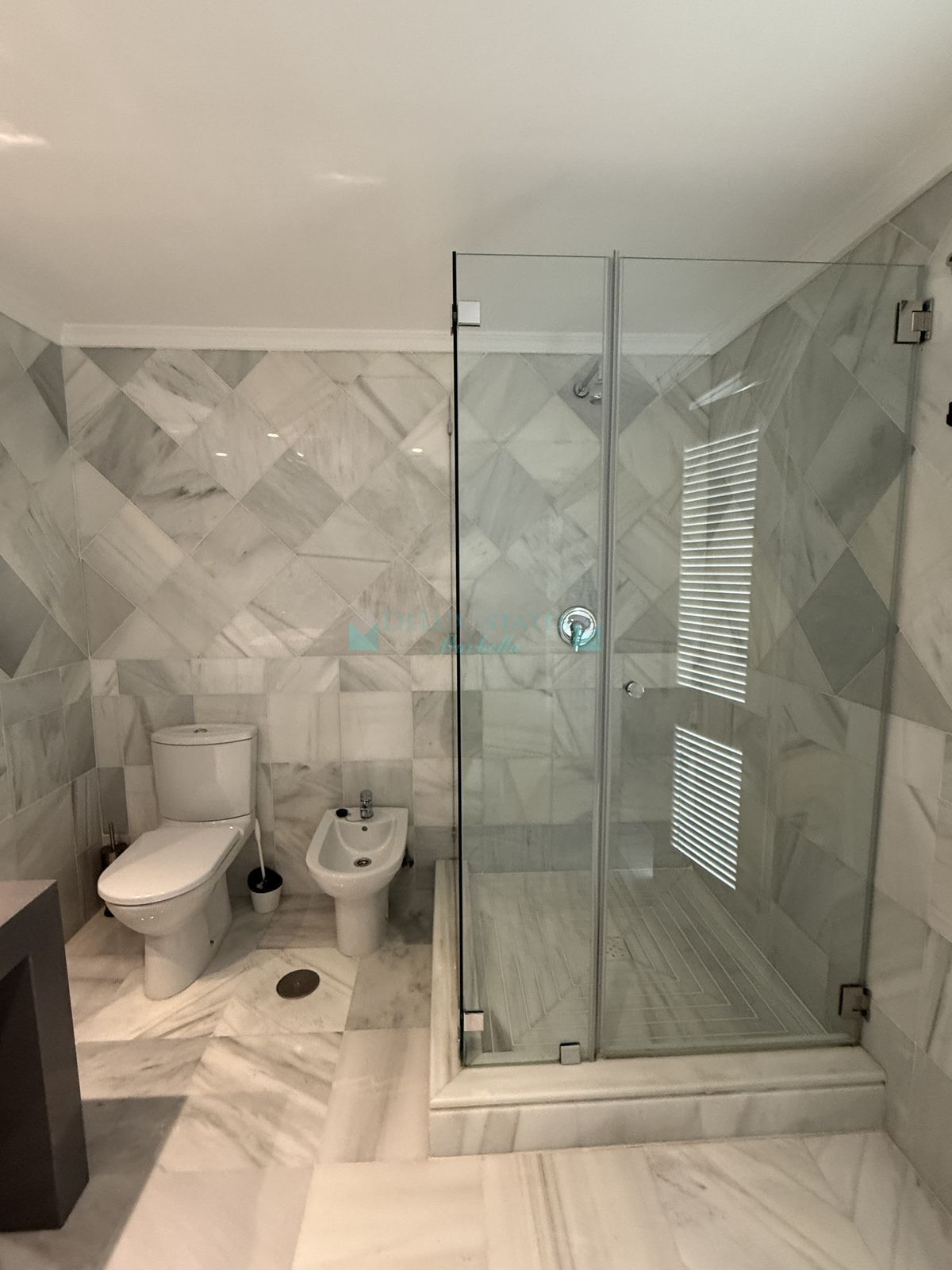 Ground Floor Apartment for sale in Benahavis