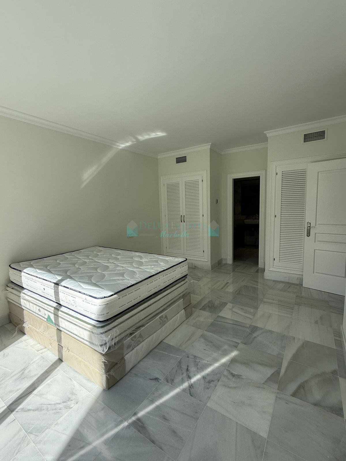 Ground Floor Apartment for sale in Benahavis