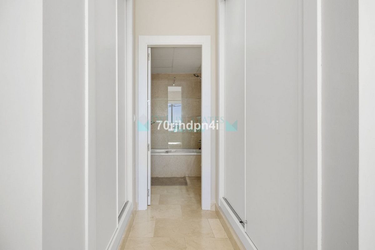 Penthouse for sale in Estepona