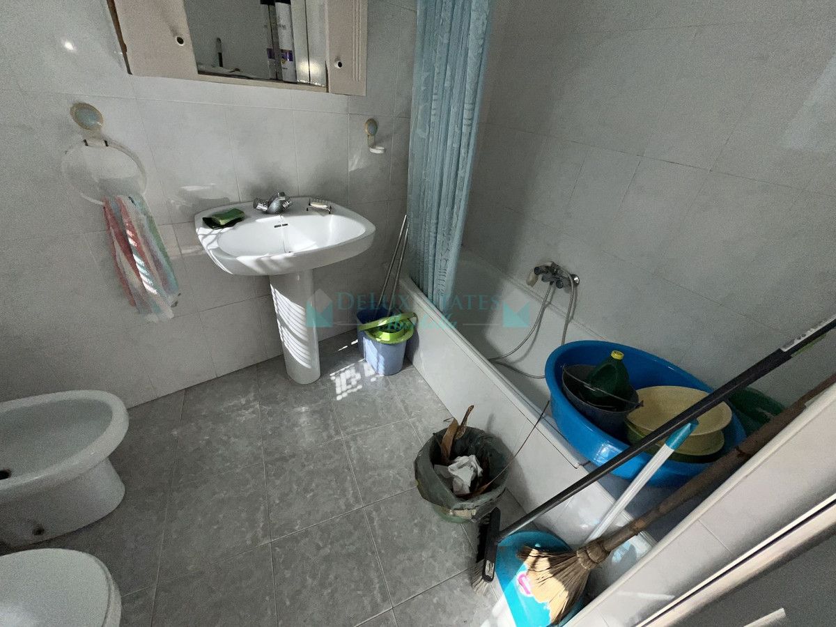 Town House for sale in Estepona