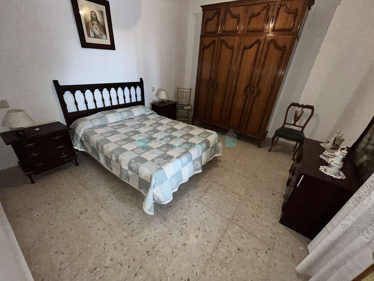 Town House for sale in Estepona