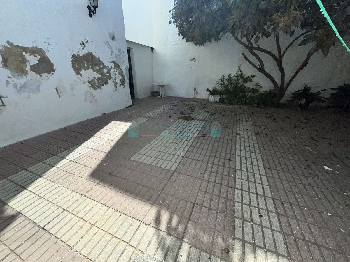 Town House for sale in Estepona