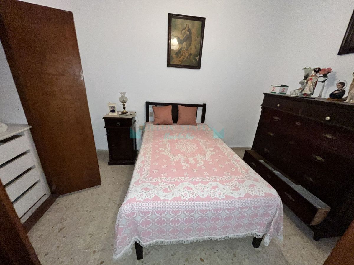 Town House for sale in Estepona