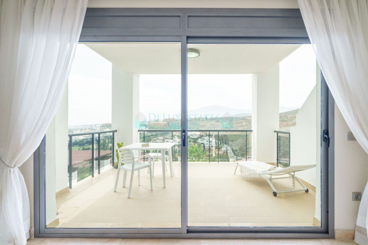 Apartment for sale in Benahavis