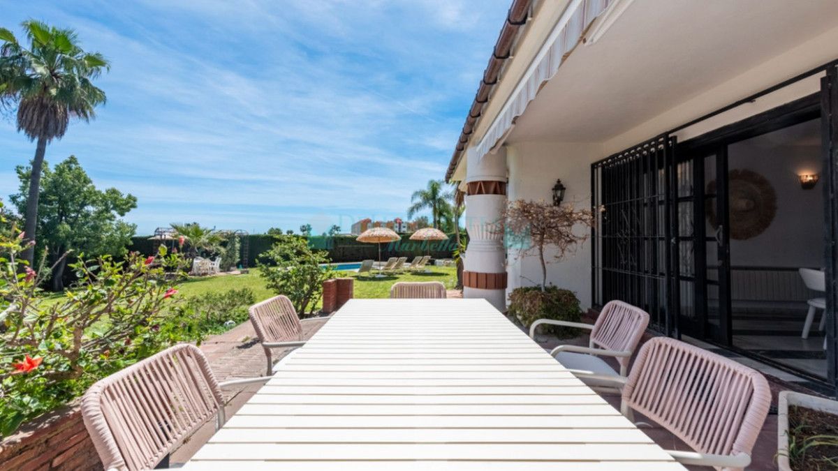 Villa for rent in Estepona