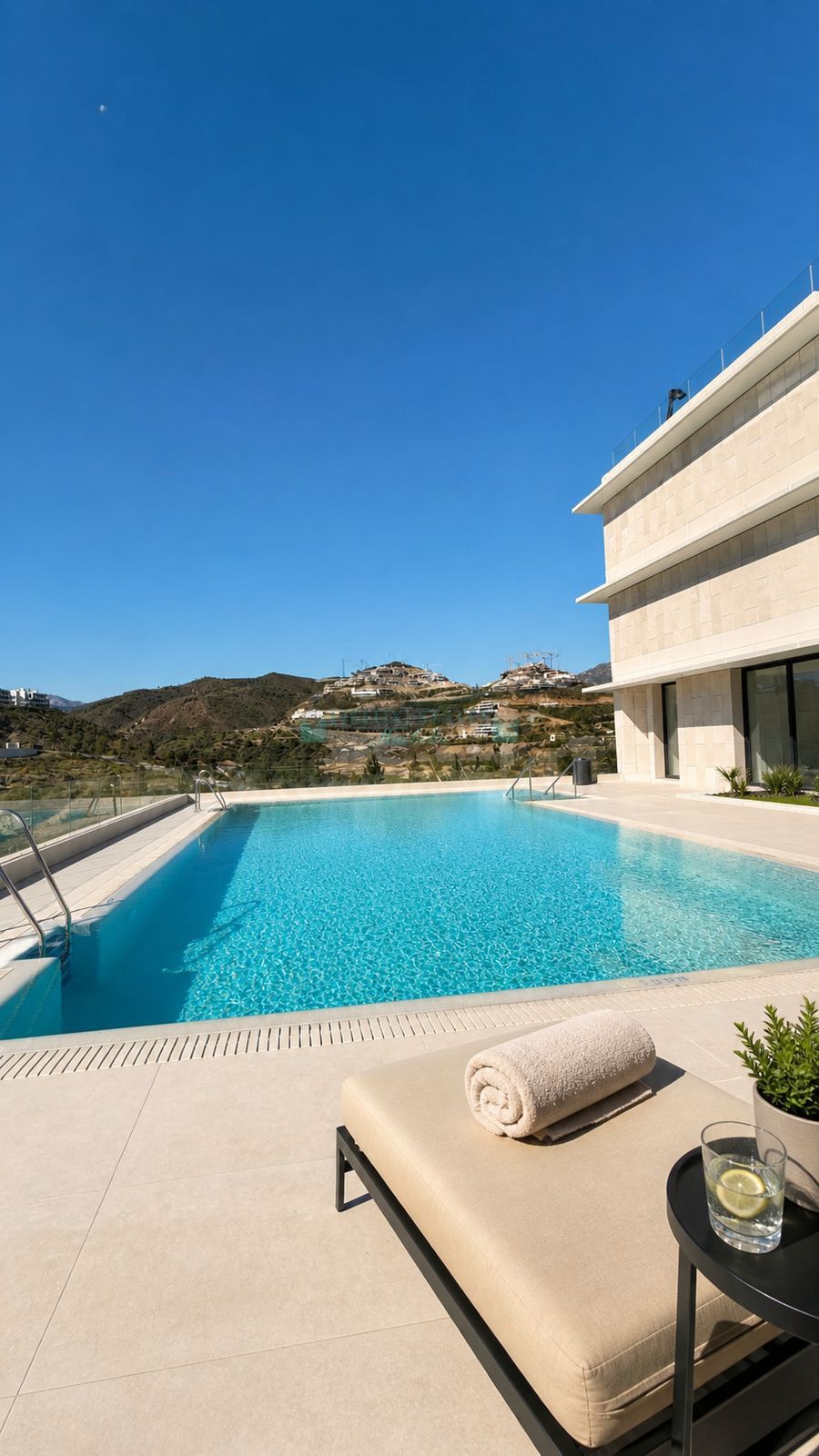 Apartment for sale in La Quinta, Benahavis
