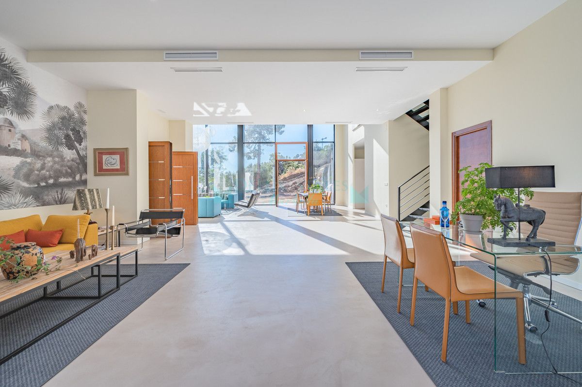 Villa for rent in Benahavis