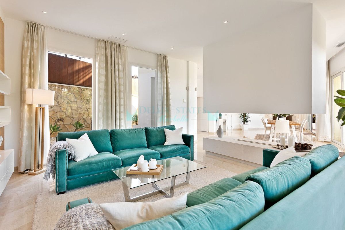 Villa for sale in El Rosario, Marbella East