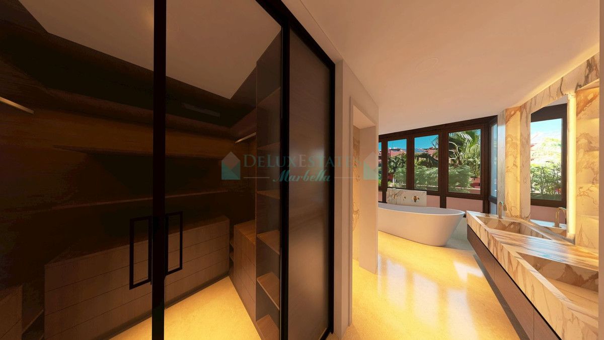 Penthouse for sale in New Golden Mile, Estepona