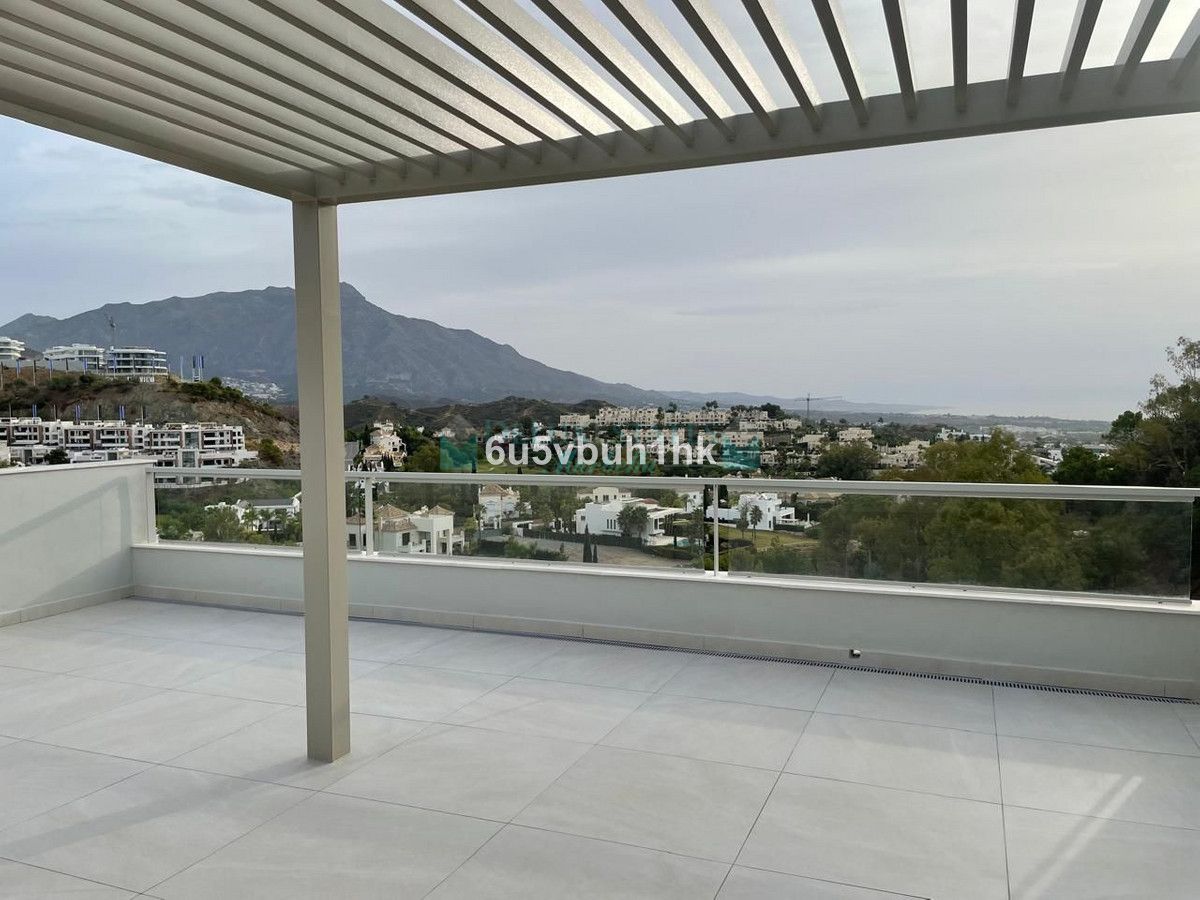 Penthouse for sale in La Quinta, Benahavis