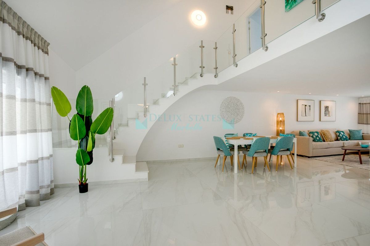 Villa for sale in Estepona