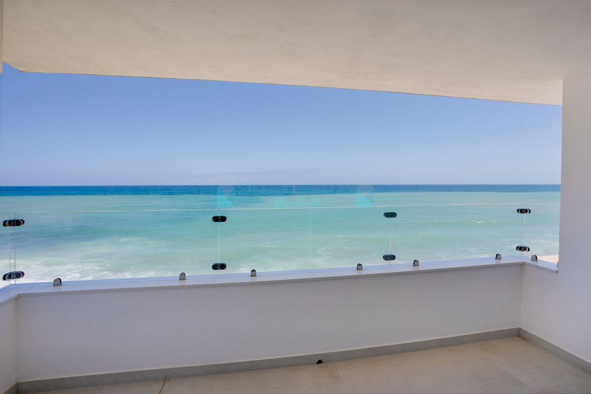 Villa for sale in Estepona