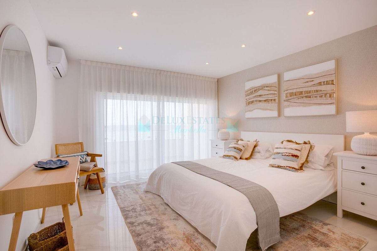 Villa for sale in Estepona