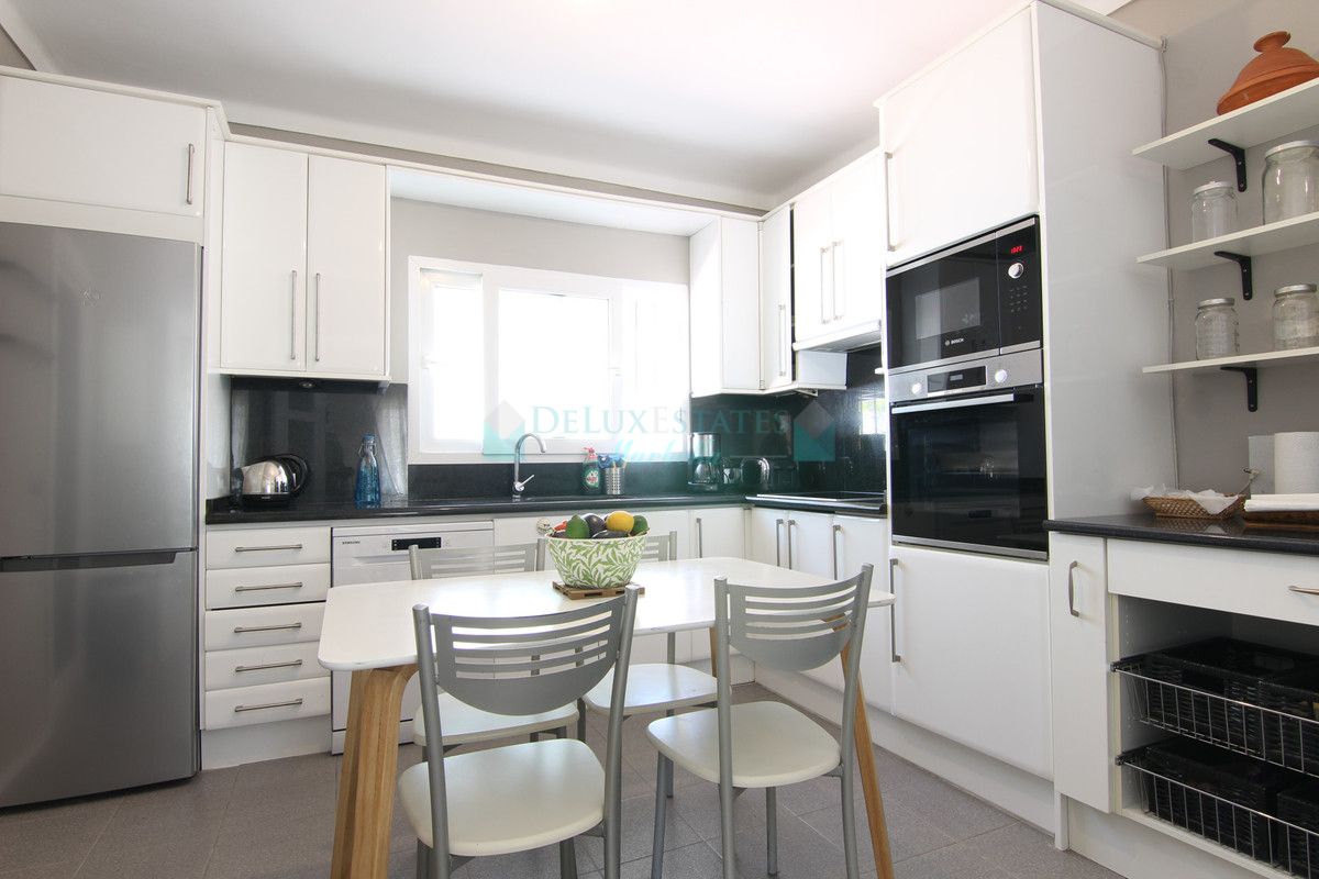 Villa for rent in Estepona