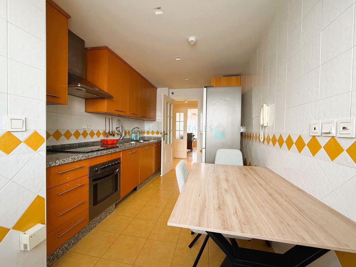 Apartamento en venta en Rio Real, Marbella Este