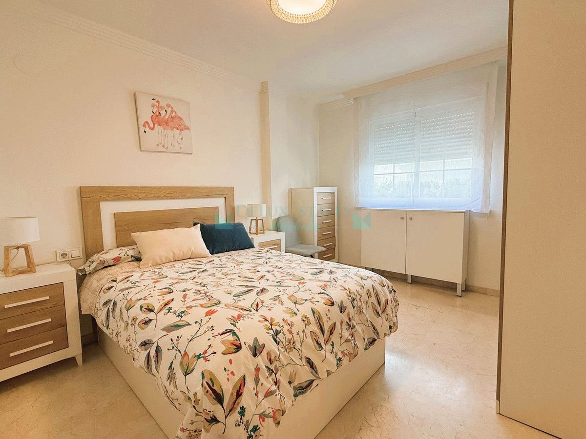Apartamento en venta en Rio Real, Marbella Este