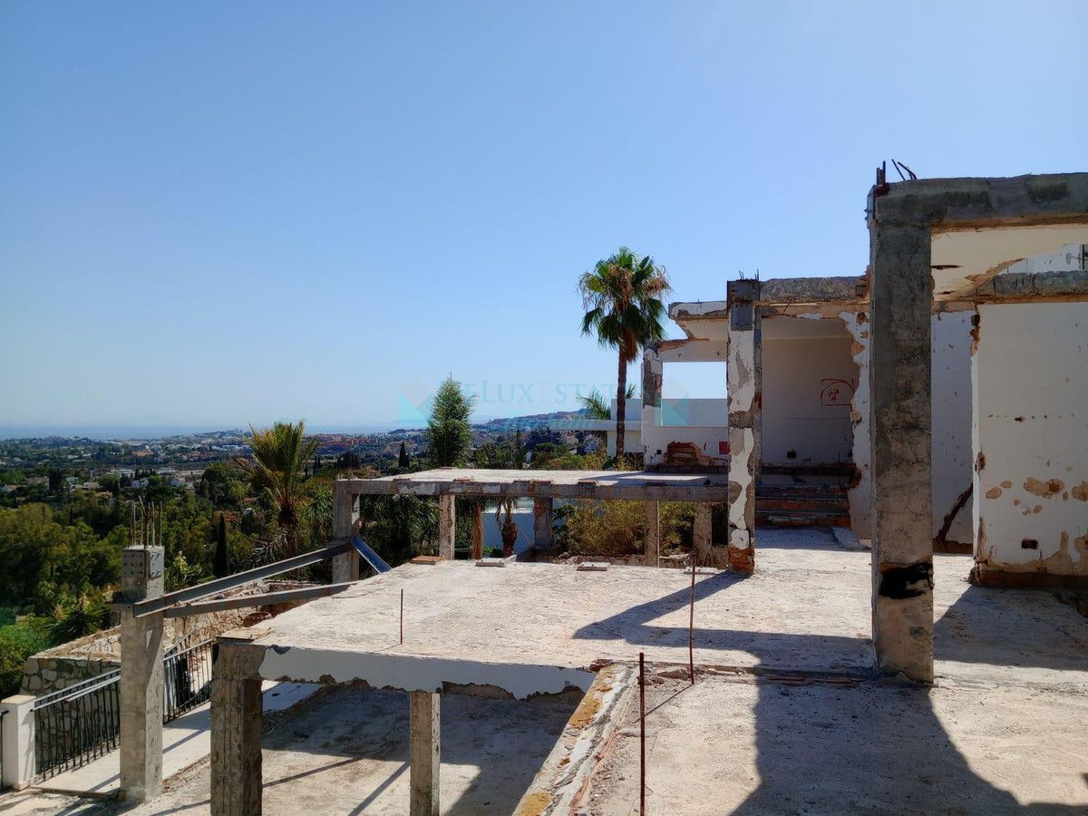 Villa for sale in Benahavis